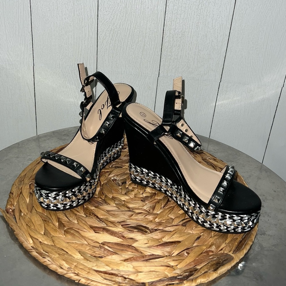 JOL Black Wedges
